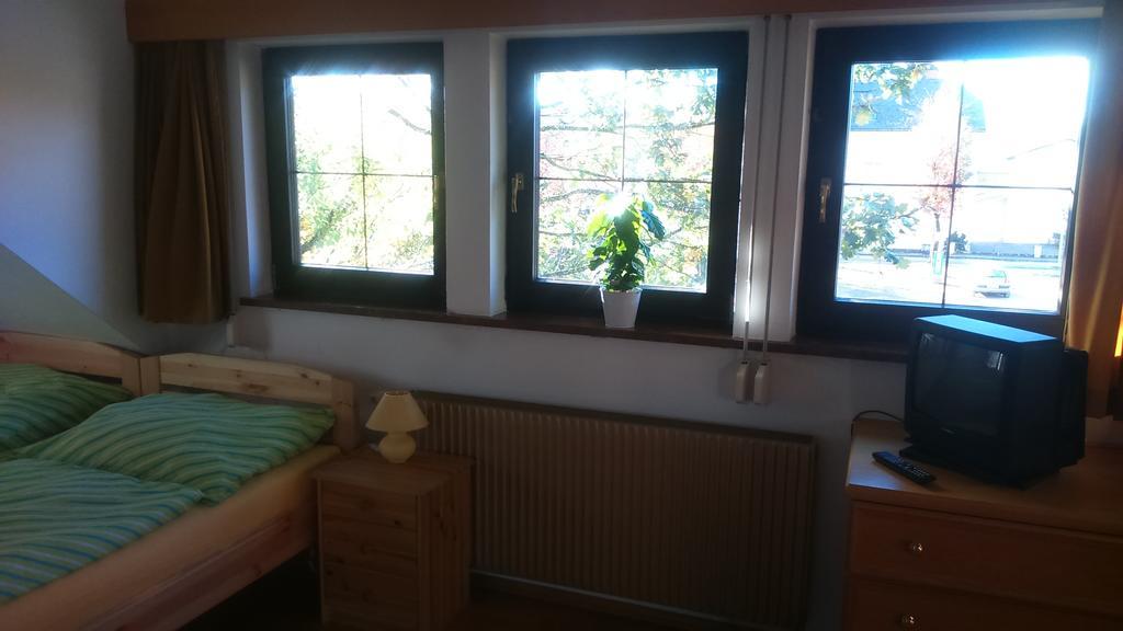 Апартаменты Haus Ruf Виндишгарстен Экстерьер фото